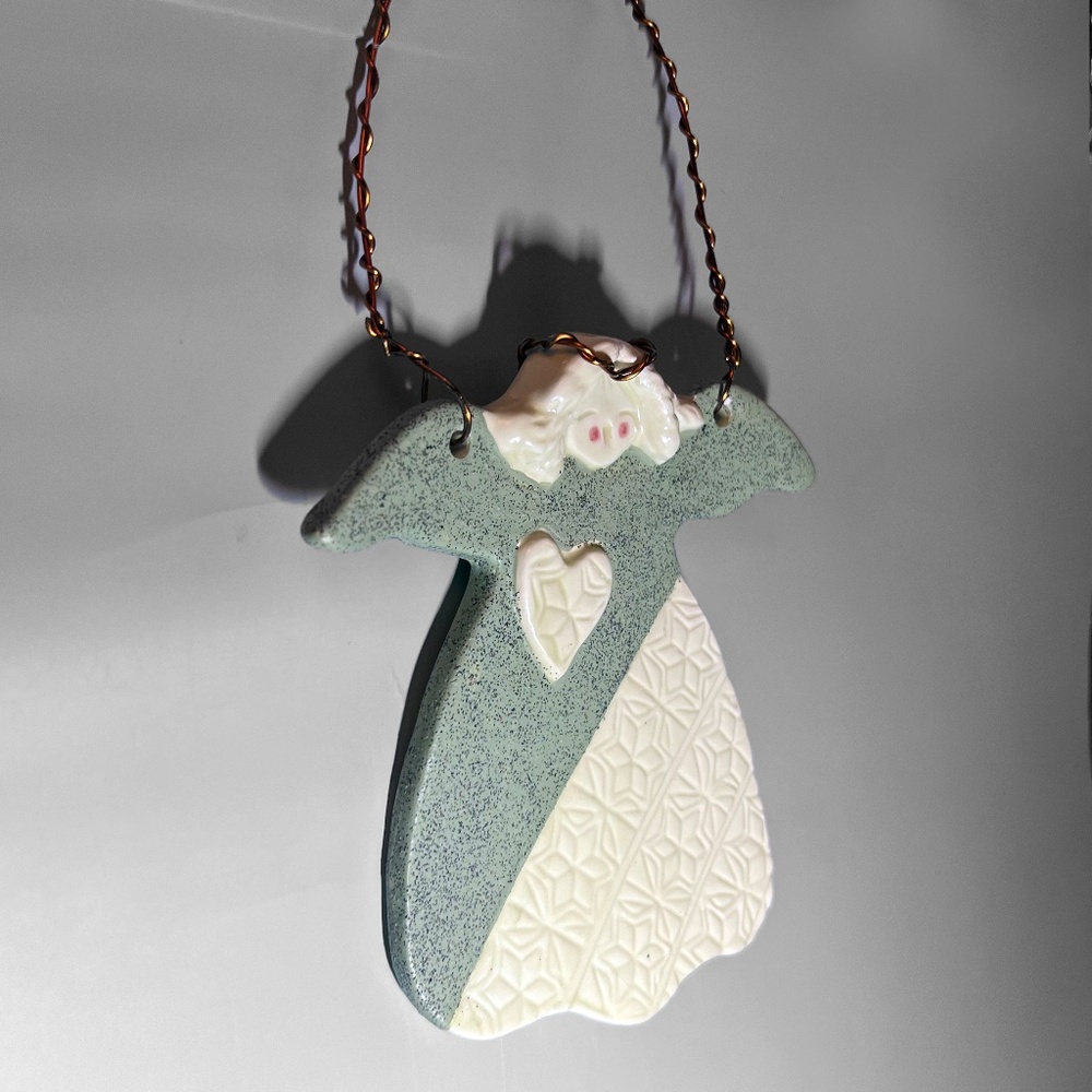Spring Kitchen Angel - Picture 3 of 8